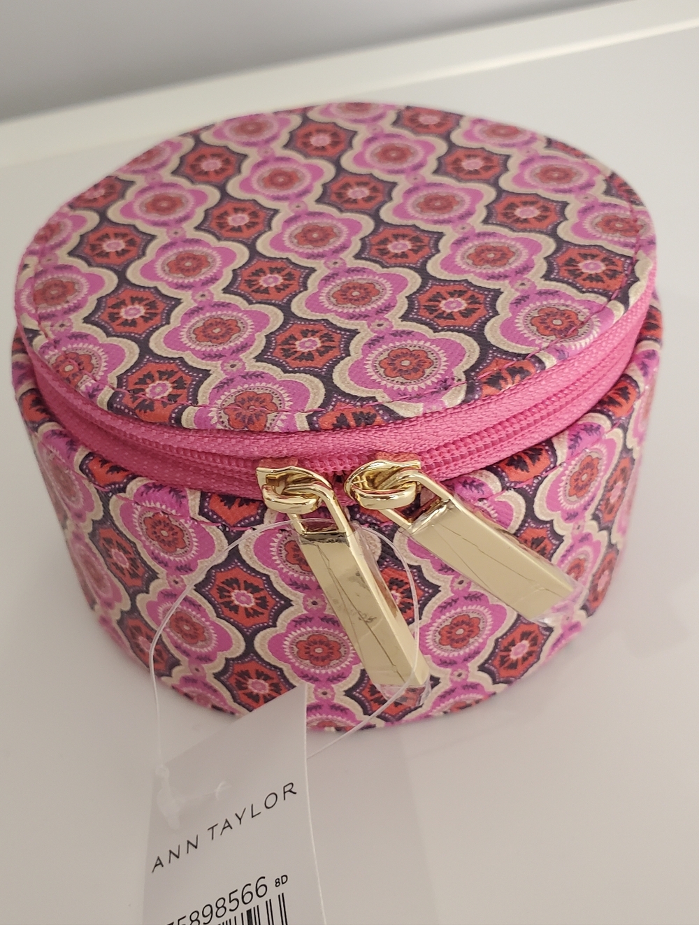 Ann Taylor Round Travel Jewelry Case Pink Pattern Zip Aroud Travel NWT